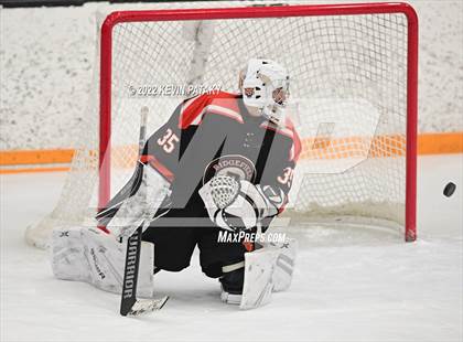 Thumbnail 3 in Ridgefield vs. Fairfield Warde/Ludlowe (FCIAC D1 Final) photogallery.