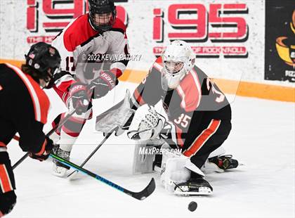 Thumbnail 2 in Ridgefield vs. Fairfield Warde/Ludlowe (FCIAC D1 Final) photogallery.