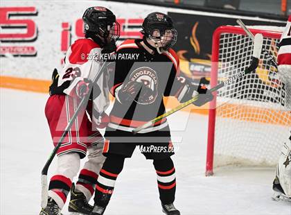 Thumbnail 2 in Ridgefield vs. Fairfield Warde/Ludlowe (FCIAC D1 Final) photogallery.