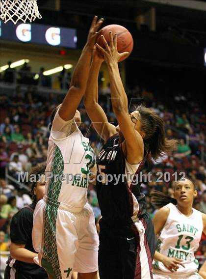 Thumbnail 3 in Hamilton vs. St. Mary's (AIA D1 Final) photogallery.