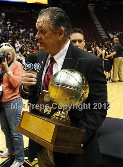 Thumbnail 1 in Hamilton vs. St. Mary's (AIA D1 Final) photogallery.