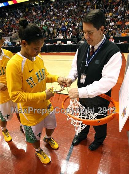 Thumbnail 1 in Hamilton vs. St. Mary's (AIA D1 Final) photogallery.