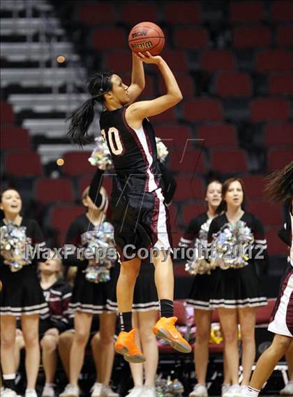 Thumbnail 3 in Hamilton vs. St. Mary's (AIA D1 Final) photogallery.