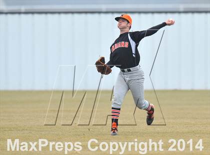 Thumbnail 1 in Nocona vs. Callisburg (Lindsay Tournament) photogallery.