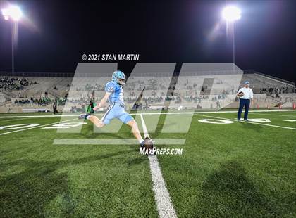 Thumbnail 1 in China Spring vs. Cuero (UIL 4A D2 Semifinal Playoff) photogallery.