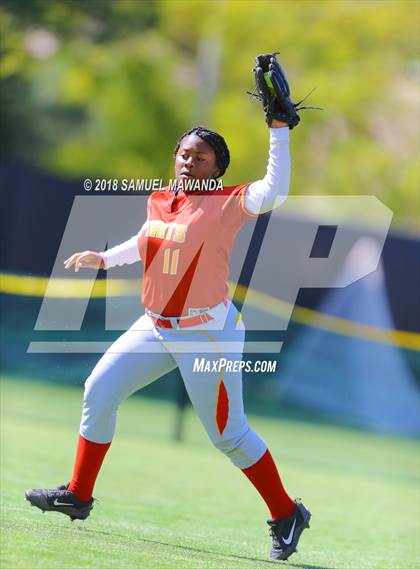 Thumbnail 2 in Sierra Canyon vs Paraclete photogallery.