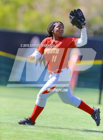 Thumbnail 3 in Sierra Canyon vs Paraclete photogallery.