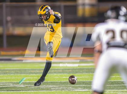 Thumbnail 2 in Oak Grove @ St. James (LHSAA Division III Non-Select Quarterfinal) photogallery.