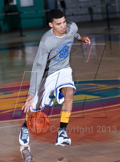 Thumbnail 1 in Eastchester vs Saunders  (Hoops For A Cure Extravaganza) photogallery.