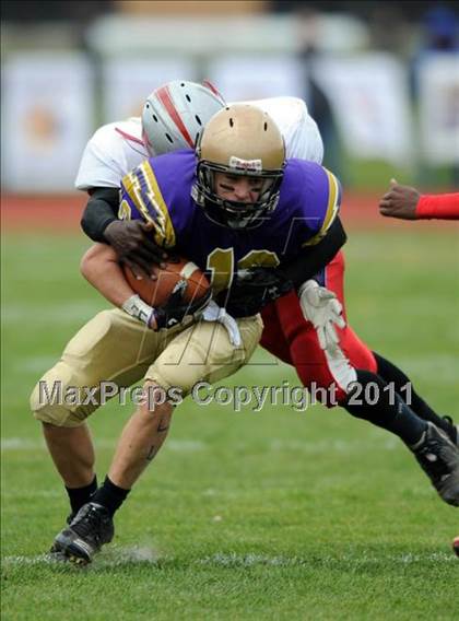 Thumbnail 2 in Amityville vs. Sayville (D3 Quarterfinal) photogallery.