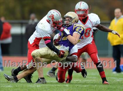 Thumbnail 1 in Amityville vs. Sayville (D3 Quarterfinal) photogallery.
