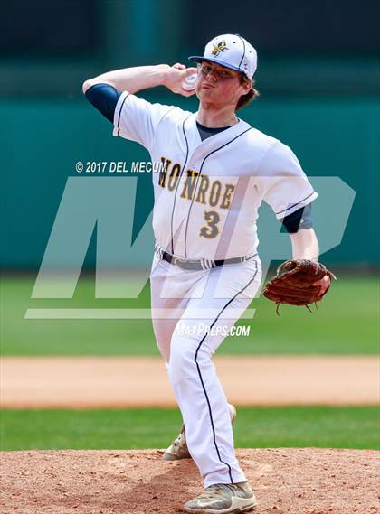 Thumbnail 3 in Galesburg vs. Monroe photogallery.