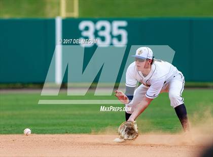 Thumbnail 1 in Galesburg vs. Monroe photogallery.