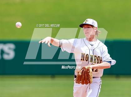 Thumbnail 3 in Galesburg vs. Monroe photogallery.