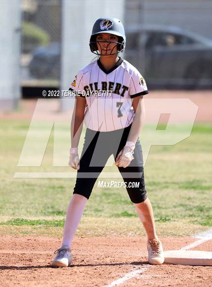 Thumbnail 2 in Boulder Creek vs Gilbert (Desert Mountain Invitational) photogallery.