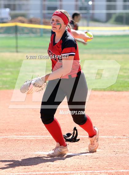 Thumbnail 2 in Boulder Creek vs Gilbert (Desert Mountain Invitational) photogallery.