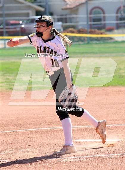 Thumbnail 3 in Boulder Creek vs Gilbert (Desert Mountain Invitational) photogallery.