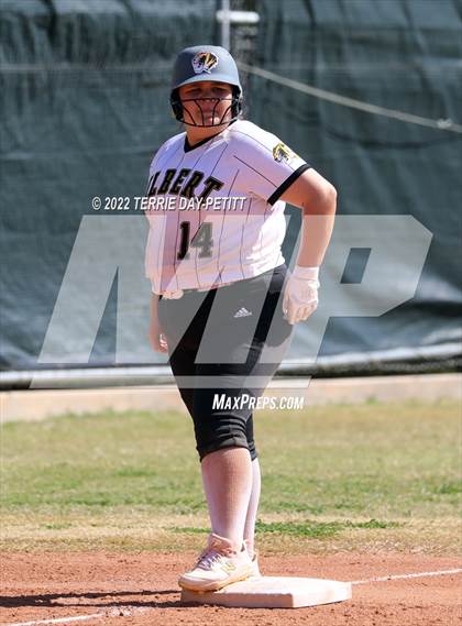 Thumbnail 3 in Boulder Creek vs Gilbert (Desert Mountain Invitational) photogallery.