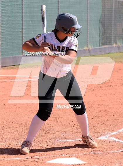 Thumbnail 2 in Boulder Creek vs Gilbert (Desert Mountain Invitational) photogallery.