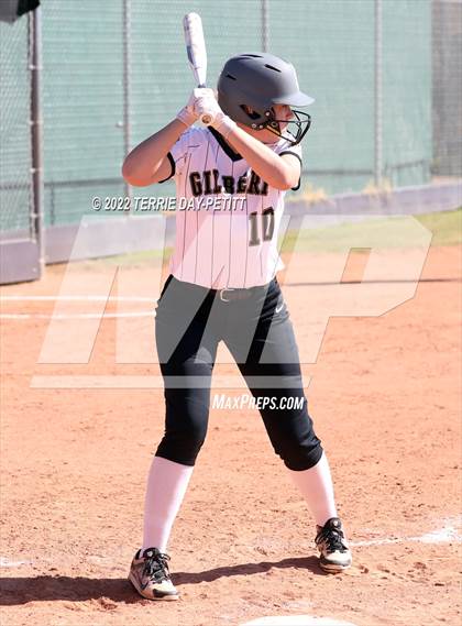 Thumbnail 2 in Boulder Creek vs Gilbert (Desert Mountain Invitational) photogallery.