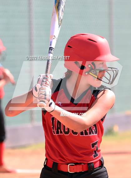 Thumbnail 3 in Boulder Creek vs Gilbert (Desert Mountain Invitational) photogallery.