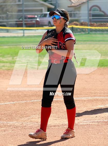 Thumbnail 1 in Boulder Creek vs Gilbert (Desert Mountain Invitational) photogallery.