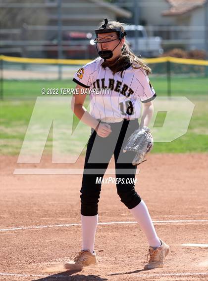 Thumbnail 3 in Boulder Creek vs Gilbert (Desert Mountain Invitational) photogallery.