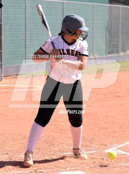 Thumbnail 1 in Boulder Creek vs Gilbert (Desert Mountain Invitational) photogallery.