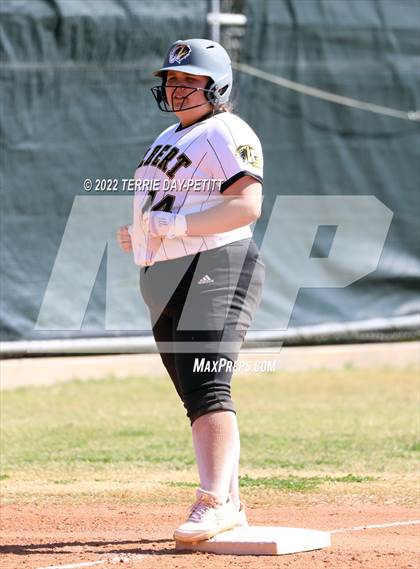 Thumbnail 2 in Boulder Creek vs Gilbert (Desert Mountain Invitational) photogallery.