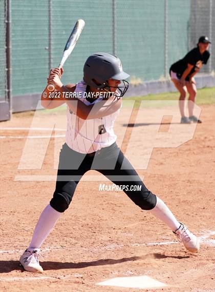 Thumbnail 3 in Boulder Creek vs Gilbert (Desert Mountain Invitational) photogallery.