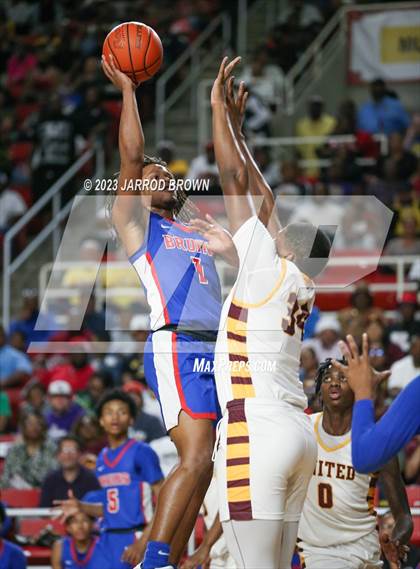Thumbnail 1 in West Brook vs. Beaumont United (UIL 6A Quarterfinal) photogallery.