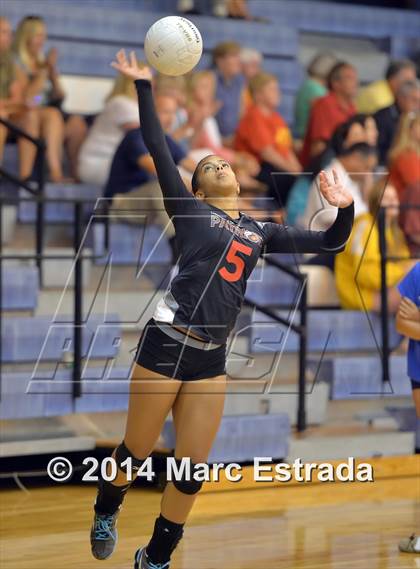 Thumbnail 1 in Calvary Christian vs. Carrollwood Day (Indian Rocks Pre-Season Varsity Tournament) photogallery.