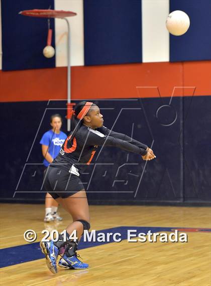 Thumbnail 1 in Calvary Christian vs. Carrollwood Day (Indian Rocks Pre-Season Varsity Tournament) photogallery.