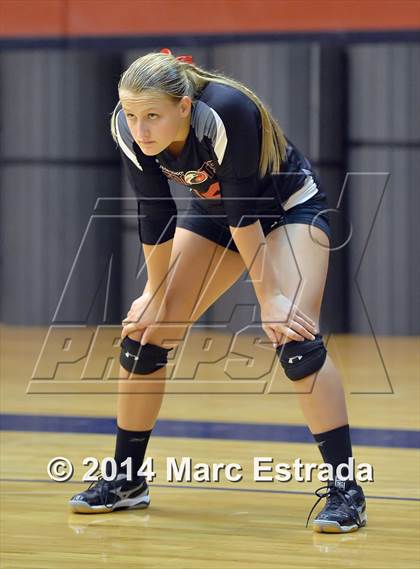Thumbnail 3 in Calvary Christian vs. Carrollwood Day (Indian Rocks Pre-Season Varsity Tournament) photogallery.