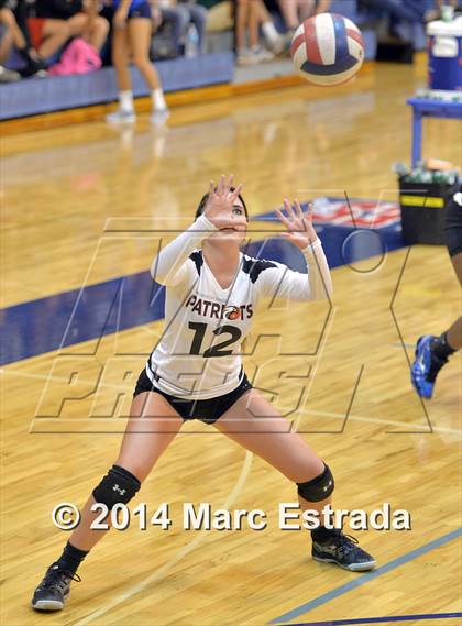 Thumbnail 2 in Calvary Christian vs. Carrollwood Day (Indian Rocks Pre-Season Varsity Tournament) photogallery.