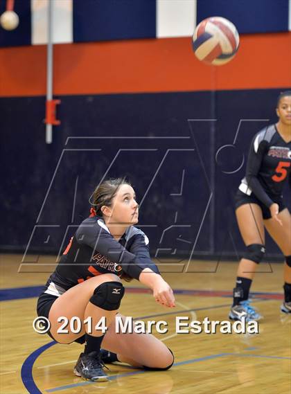 Thumbnail 3 in Calvary Christian vs. Carrollwood Day (Indian Rocks Pre-Season Varsity Tournament) photogallery.