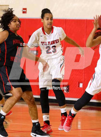 Thumbnail 3 in Harvard-Westlake vs. Redondo Union (Battle of the Beach) photogallery.