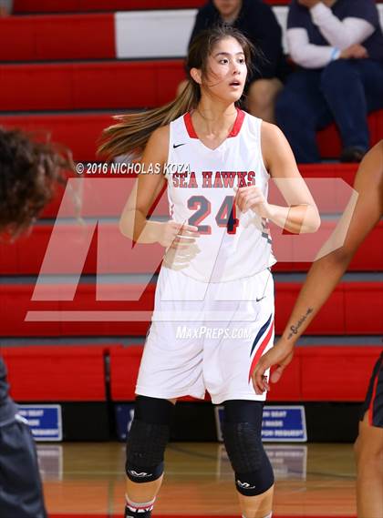 Thumbnail 3 in Harvard-Westlake vs. Redondo Union (Battle of the Beach) photogallery.