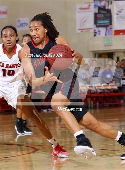 Thumbnail 2 in Harvard-Westlake vs. Redondo Union (Battle of the Beach) photogallery.