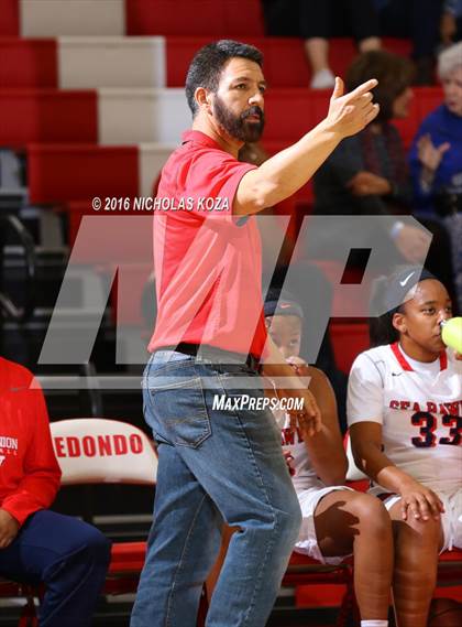 Thumbnail 3 in Harvard-Westlake vs. Redondo Union (Battle of the Beach) photogallery.