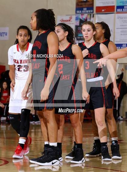 Thumbnail 3 in Harvard-Westlake vs. Redondo Union (Battle of the Beach) photogallery.