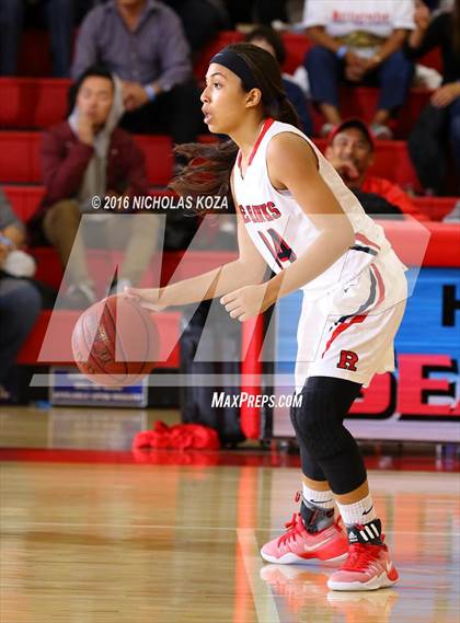 Thumbnail 3 in Harvard-Westlake vs. Redondo Union (Battle of the Beach) photogallery.