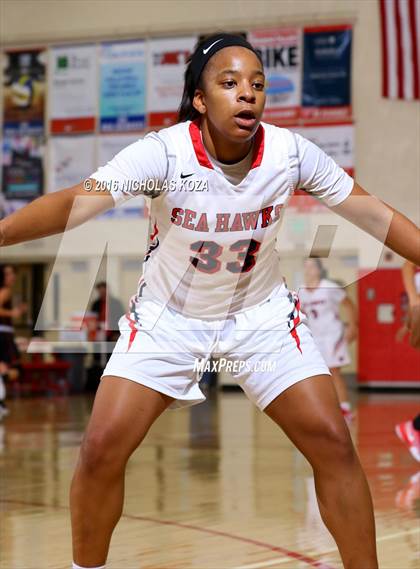 Thumbnail 3 in Harvard-Westlake vs. Redondo Union (Battle of the Beach) photogallery.