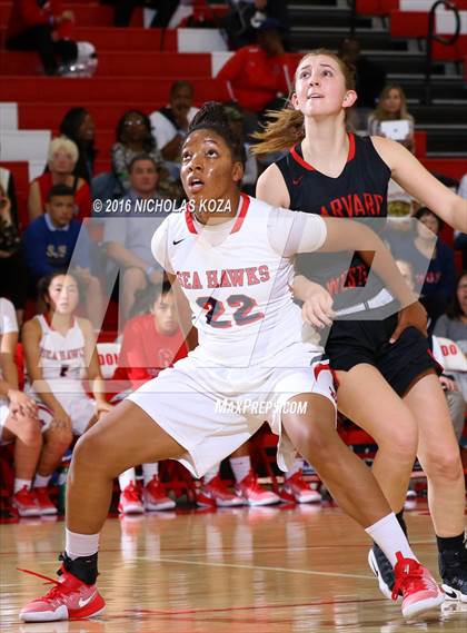 Thumbnail 1 in Harvard-Westlake vs. Redondo Union (Battle of the Beach) photogallery.