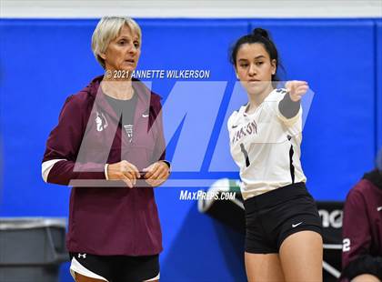 Thumbnail 1 in Hamilton vs. The First Academy (Nike Tournament of Champions) photogallery.