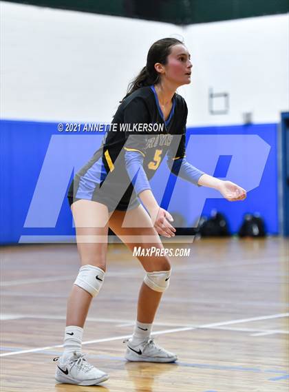 Thumbnail 3 in Hamilton vs. The First Academy (Nike Tournament of Champions) photogallery.