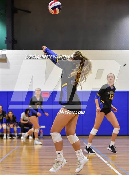 Thumbnail 3 in Hamilton vs. The First Academy (Nike Tournament of Champions) photogallery.
