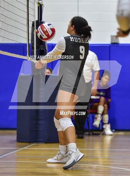 Thumbnail 2 in Hamilton vs. The First Academy (Nike Tournament of Champions) photogallery.