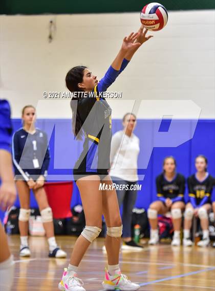 Thumbnail 2 in Hamilton vs. The First Academy (Nike Tournament of Champions) photogallery.
