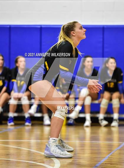 Thumbnail 3 in Hamilton vs. The First Academy (Nike Tournament of Champions) photogallery.